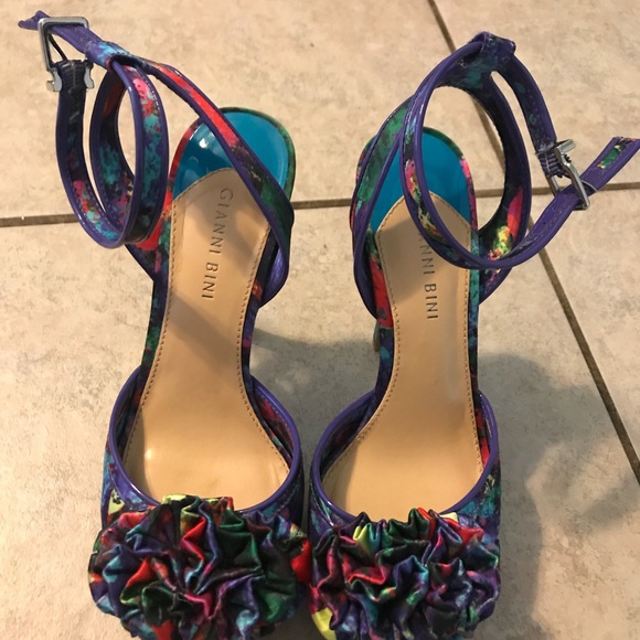 High heels - Picture 2 of 2